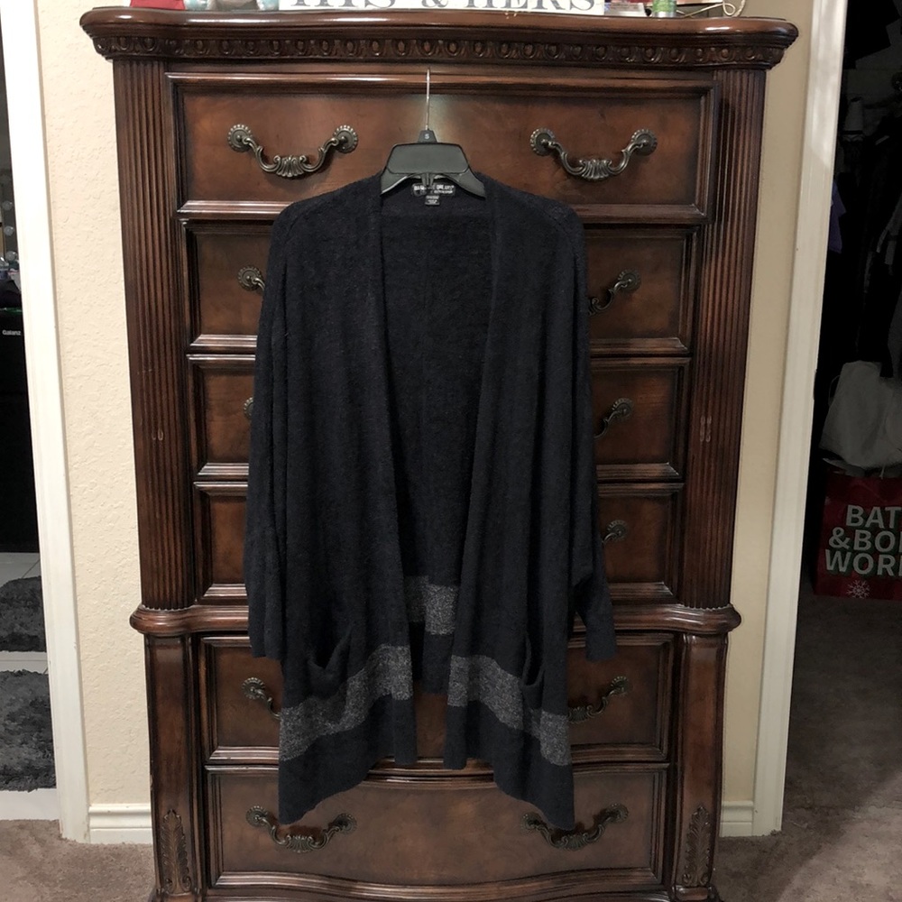 Barefoot Dreams Cliffside Wrap